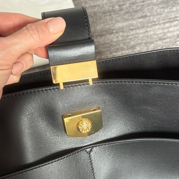 Veronica Beard Black Leather Bucket Shoulder Bag with Gold Hardware - Picture 5 of 7